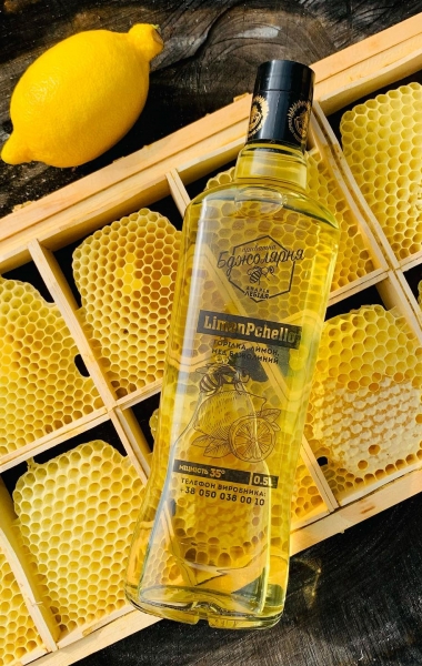 Медові мандри - пасіка, бджоли та наливки від автора